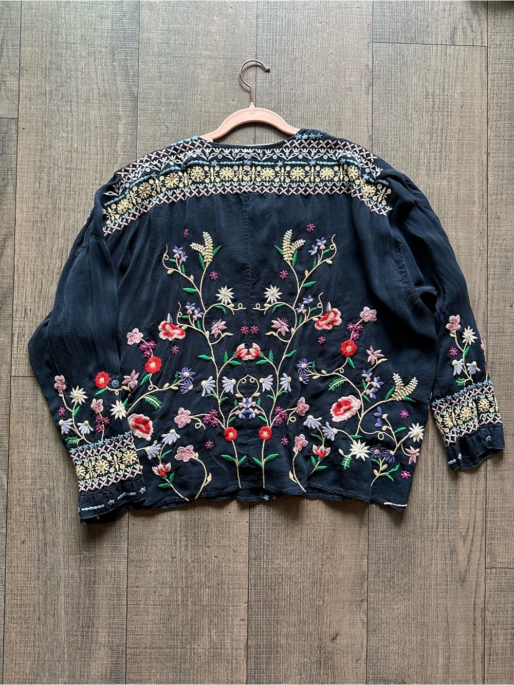 Johnny Was blouse size L - Picture 6 of 6